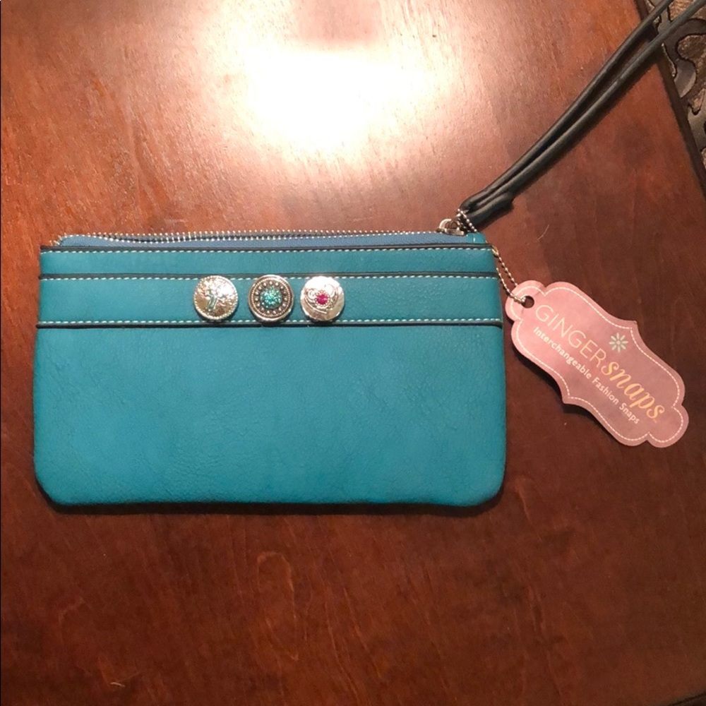 Women’s wristlet